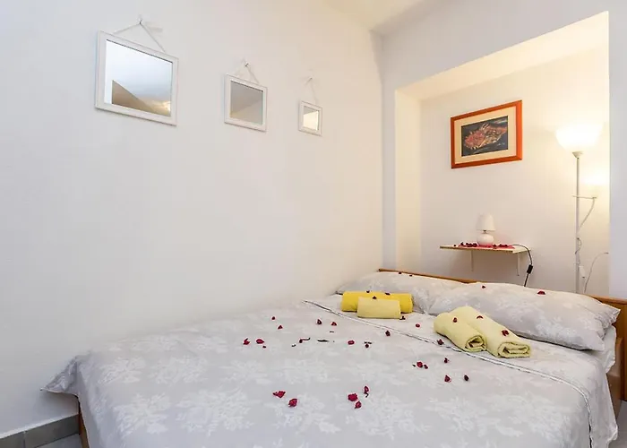Cozy In With Swimming Pool Apartment Baska (Krk)